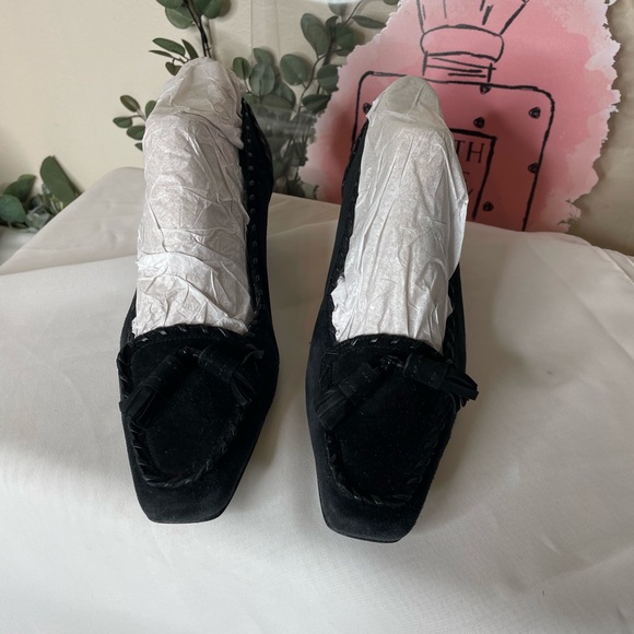 Stuart Weitzman Black Suede Kitten Heel - Picture 2 of 9